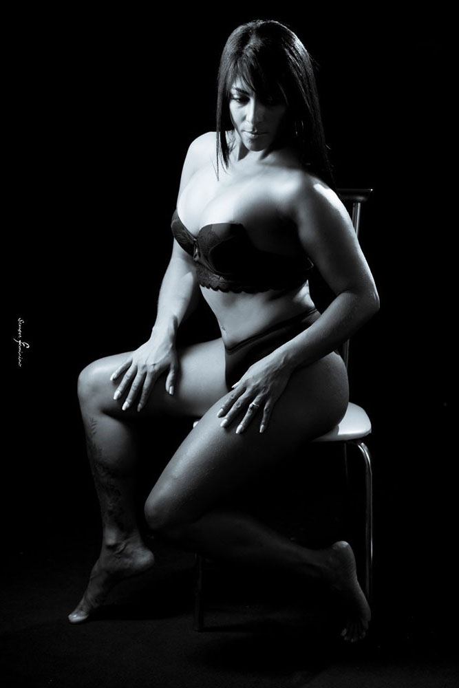 Ensaio fotografico nu conceitual Artistico luz e sombra Belo Hor Ensaio sensual casual bh