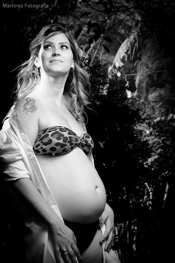 Ensaio fotográfico de Mulher gestante em estúdio Lagoa Santa Ensaio fotográfico gestante Sempre Feminino