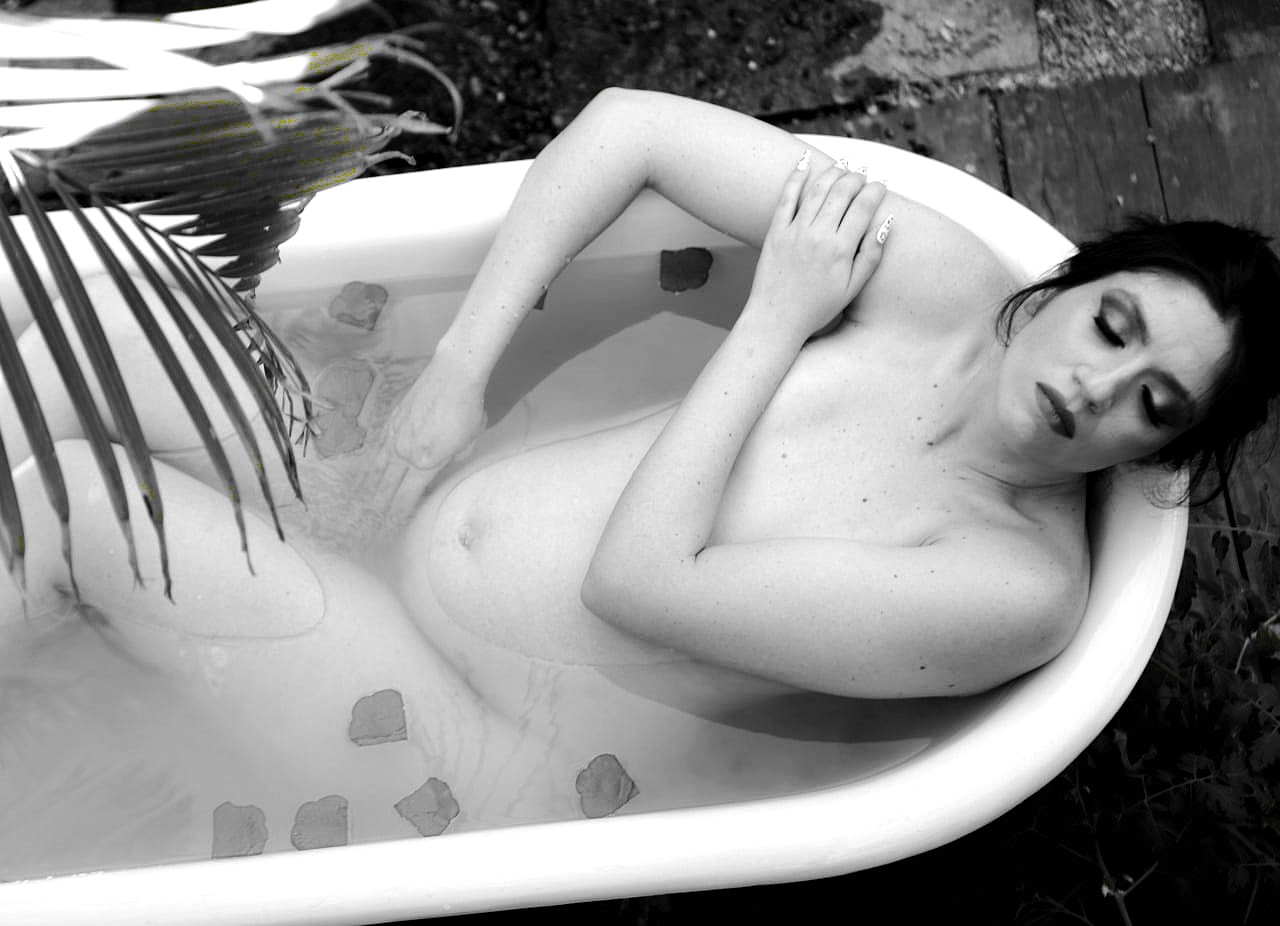 ensaio-fotografico-gestante-sempre-feminino-lagoa-santa-bh-banheira-vitoriana
